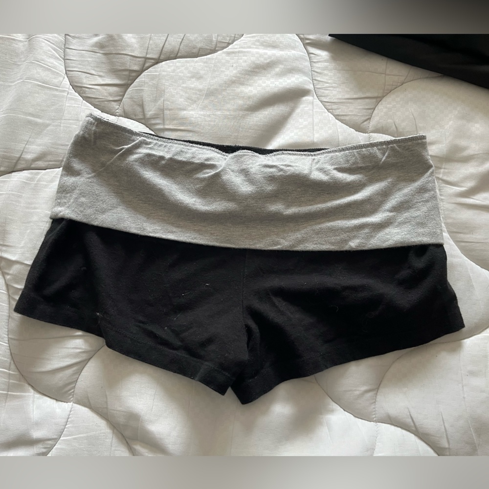 Fold over band yoga shorts